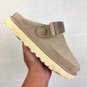 ⏳ 2024 UGG Goldenstar Clog “Sand” 6W